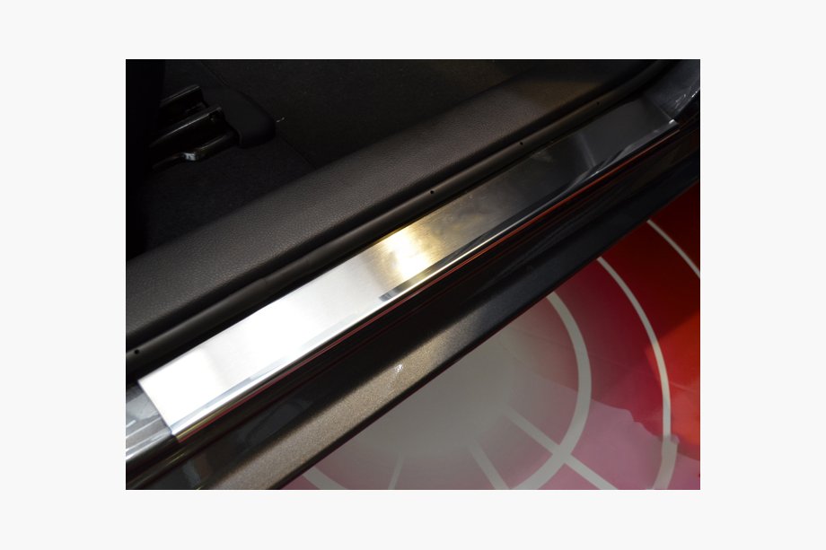 Toyota Corolla 2013-2019 гг. Накладки на пороги Nataniko (4 шт., нержавейка) Image