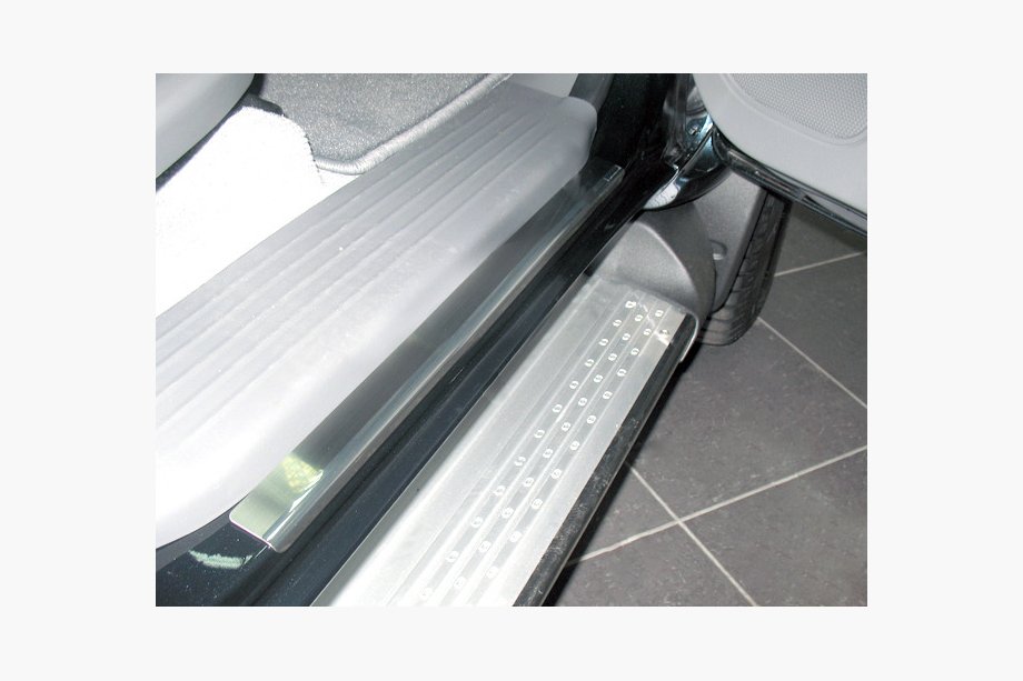 Toyota Hilux 2006-2015 гг. Накладки на Пороги Nataniko (4 шт., Нержавейка) Image