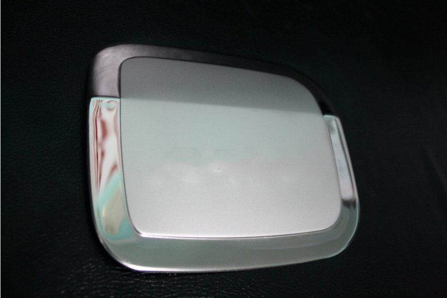 Toyota Rav 4 2001-2005 гг. Накладка на Бак Нержавеющая Сталь Image