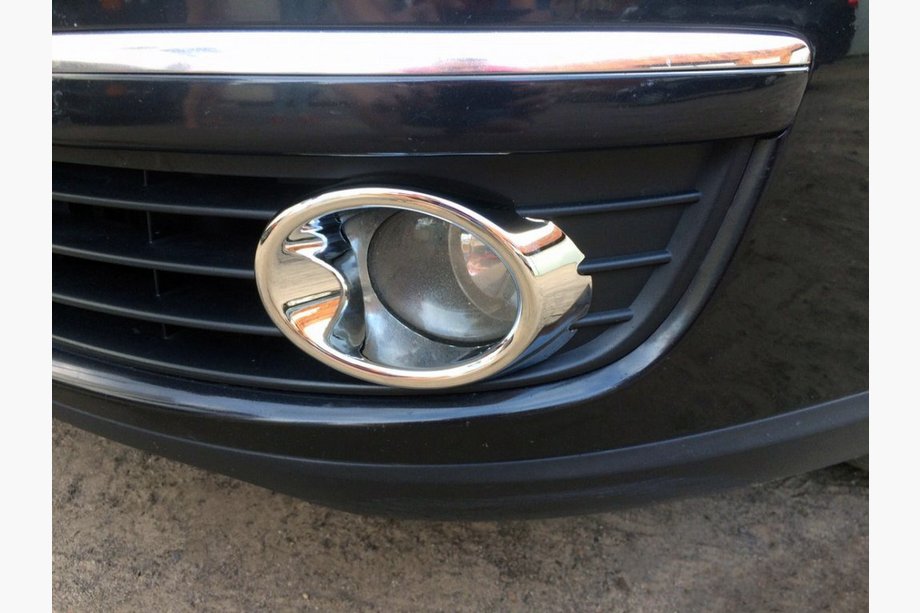 Volkswagen Jetta 2006-2011 гг. Накладки на противотуманные фары (2 шт, пластик) Image
