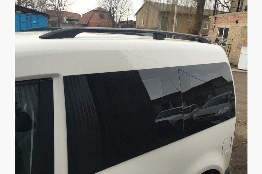 Volkswagen Caddy 2015-2020 гг. Черные рейлинги Макси база, металлические ножки Фото 6