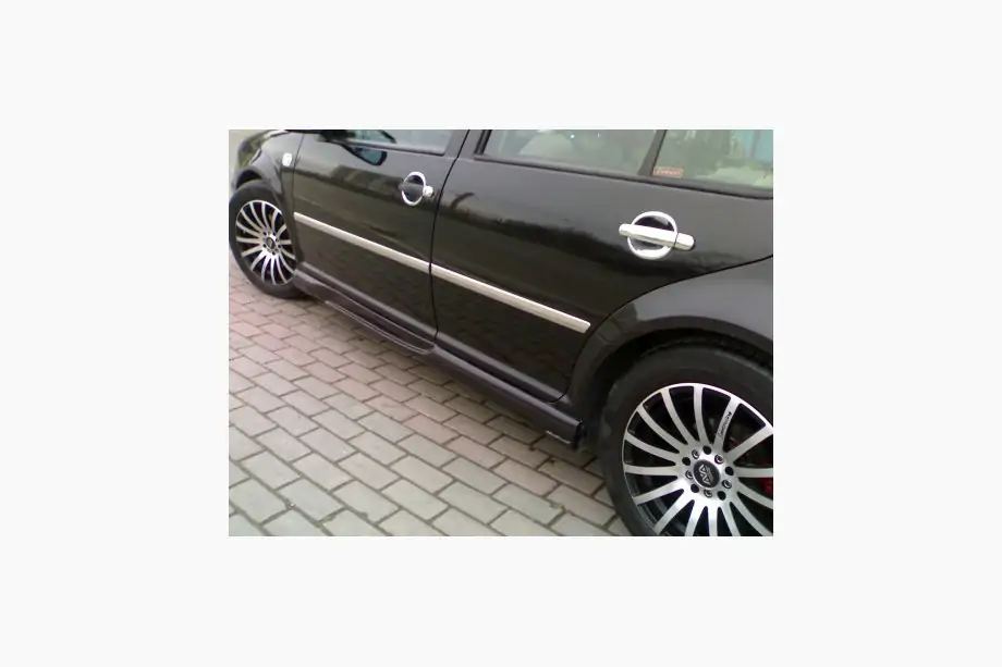 Volkswagen Bora 1998-2004 гг. Боковые пороги Sport (грунтованные под покраску) Image