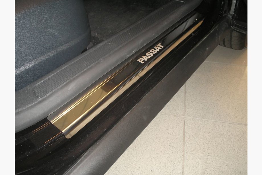 Volkswagen Passat B7 2012-2015 гг. Накладки на пороги Nataniko (4 шт., нержавейка) Image