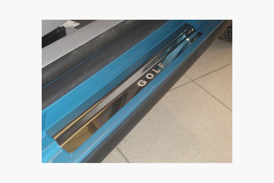 Volkswagen Golf 5 2003-2009 гг. Накладки на пороги Natanko Premium (нержавейка) Image