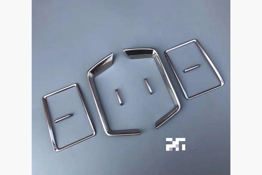 Toyota Land Cruiser 200 2007-2021 гг. Комплект серых вставок на воздуховоды (Тайвань) Image