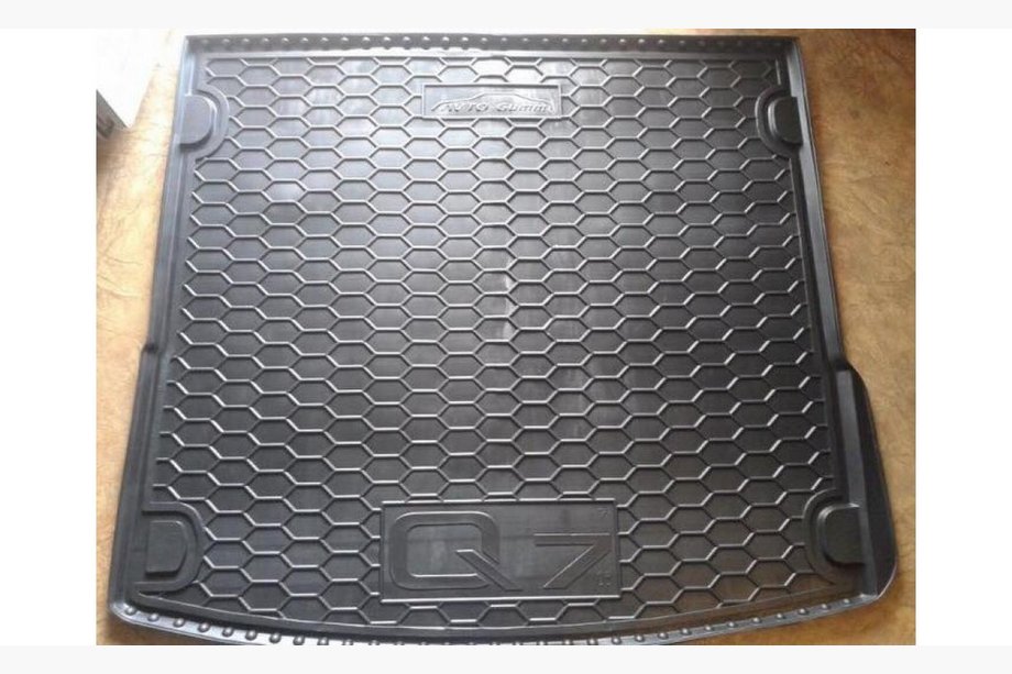 Audi Q7 2015–2026 гг. Коврик багажника резиновый (Autogumm) Image