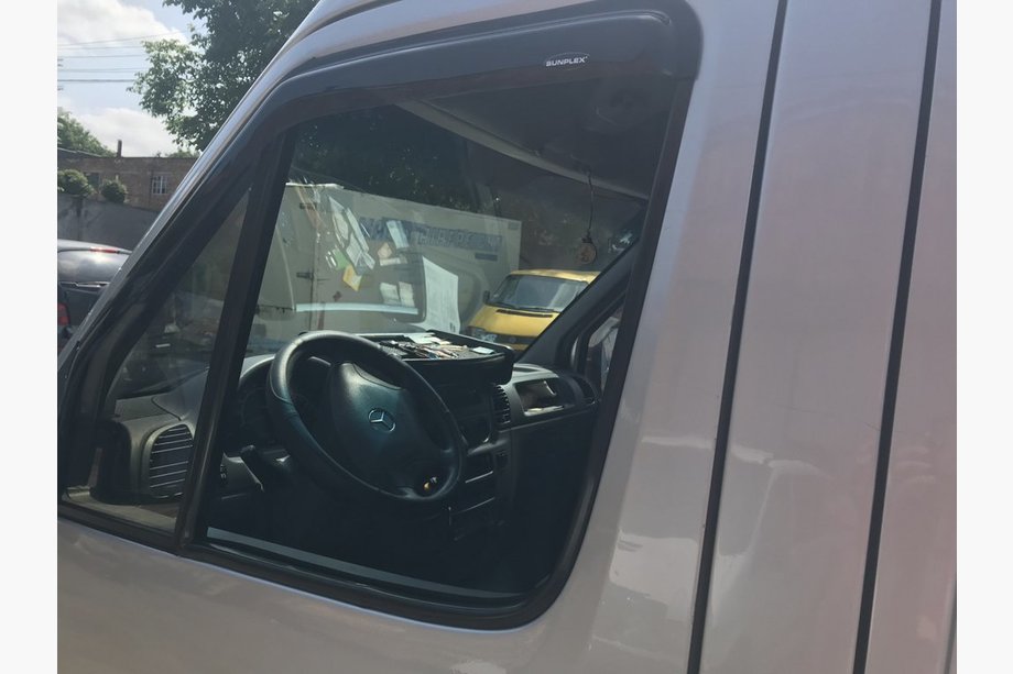 Volkswagen LT 1995-2006 гг. Ветровики (2 шт, Sunflex) Image