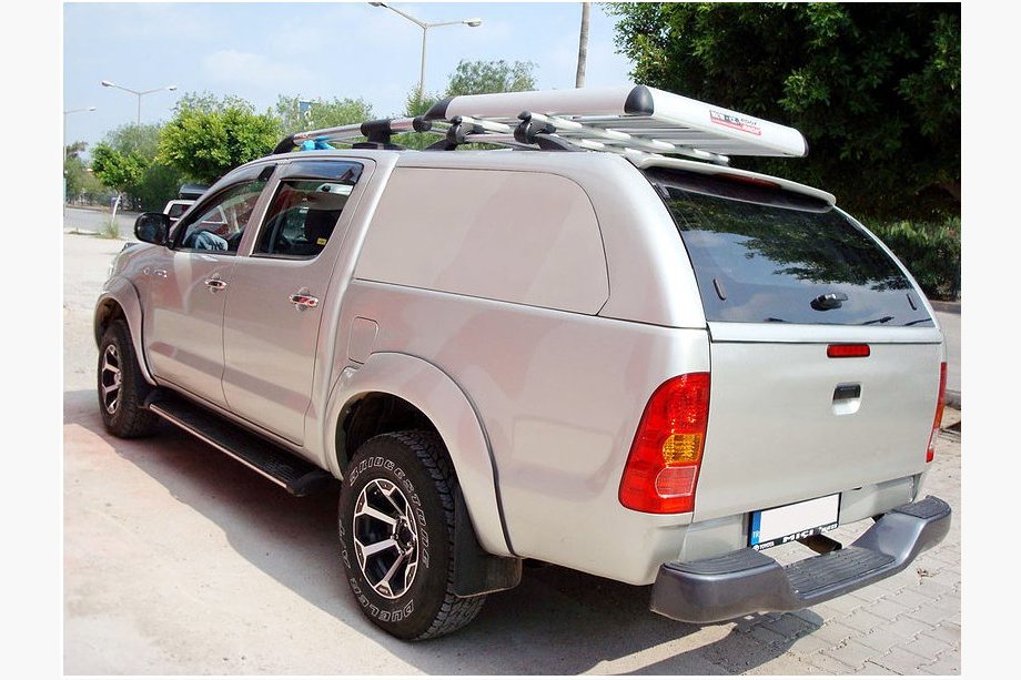 Toyota Hilux 2006-2015 гг. Хардтоп Canopy Commercial Image