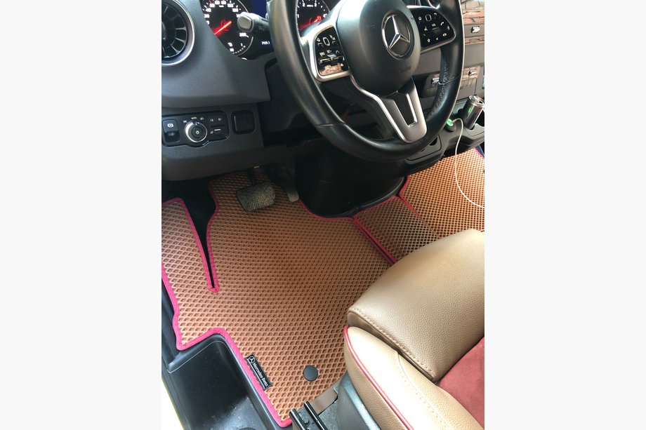 Mercedes Sprinter W907/W910 2018- гг. Коврики EVA (кирпичные) Image