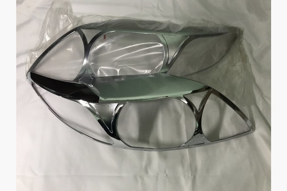 Toyota Corolla 2007-2013 гг. Хром Накладки на Фары (2 шт., Пластик) Image