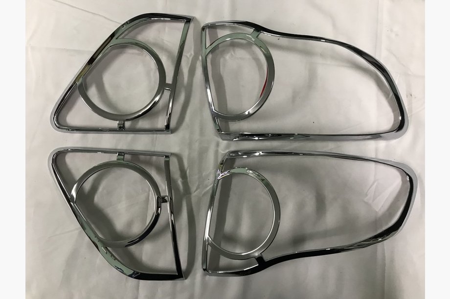 Toyota Corolla 2007-2013 гг. Хромированные накладки на задние фонари (2 шт., пластик) Image