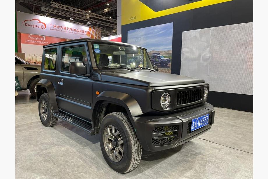 Suzuki Jimny 2018- гг. Комплект обвеса G-class Design V1 Image