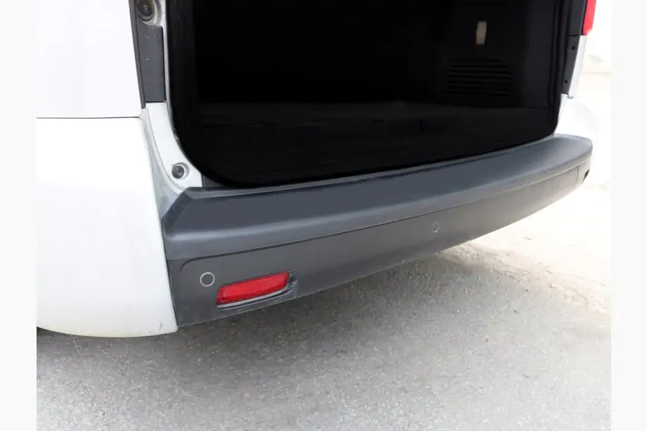Opel Vivaro 2019- гг. Накладка на задний бампер EuroCap (длинная база, ABS) Фото 1