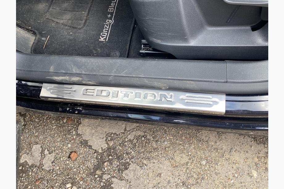 Volkswagen Tiguan 2007-2016 гг. Накладки на Пороги Edition V2 (4 шт., Нержавейка) Image