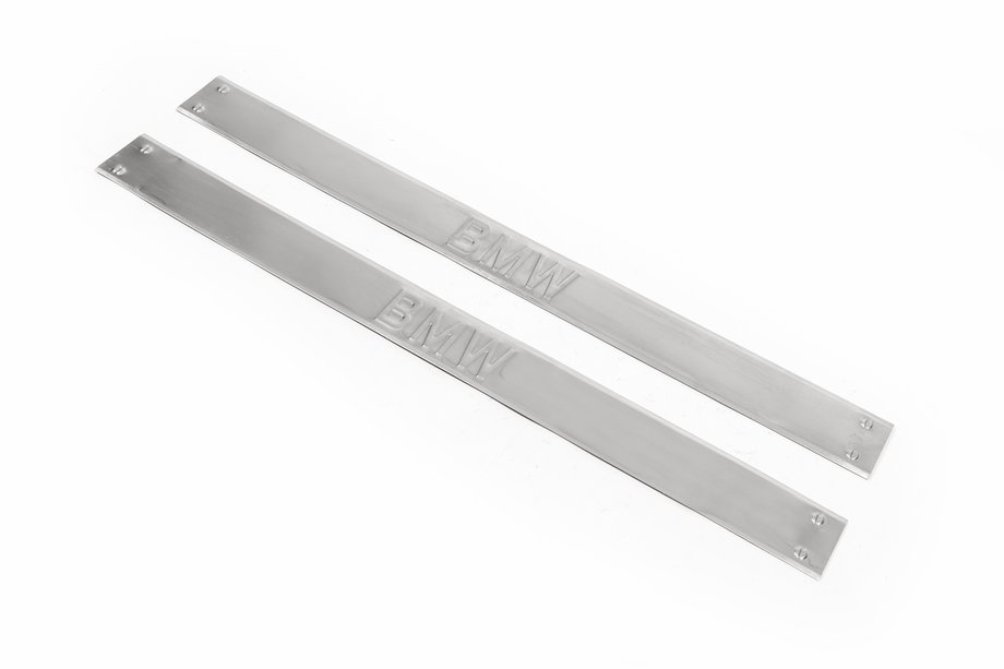 Накладки на пороги Carmos (2 шт., нержавейка) Image Накладки на пороги Carmos (2 шт., нержавейка) Image