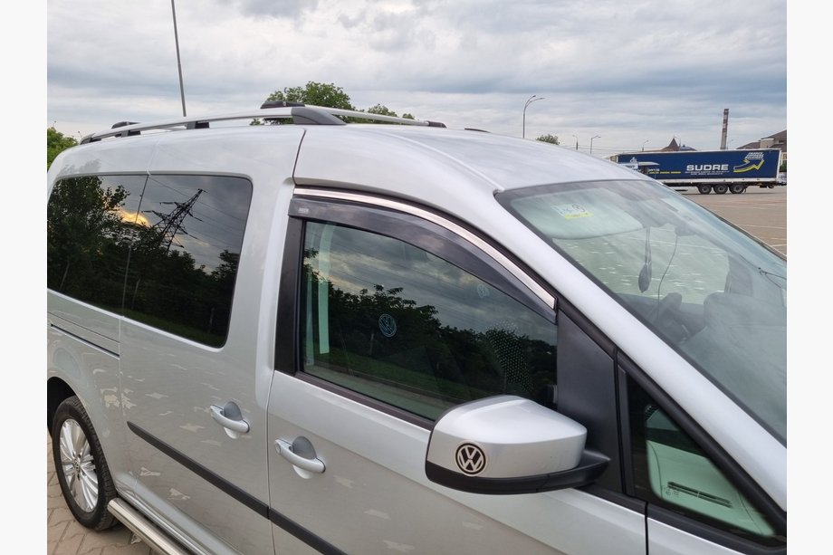 Volkswagen Caddy 2015+ Ветровики с хромом (2 шт, Niken) Image