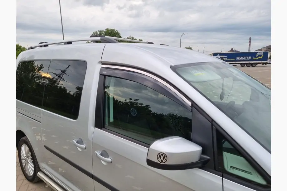 Volkswagen Caddy 2015-2020 гг. Ветровики с хромированным молдингом (2 шт, Niken) Фото 1