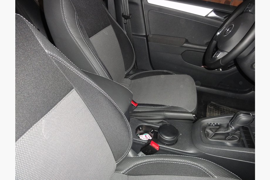 Volkswagen Jetta 2011-2018 гг. Авточехлы SoyuzAuto Premium Image