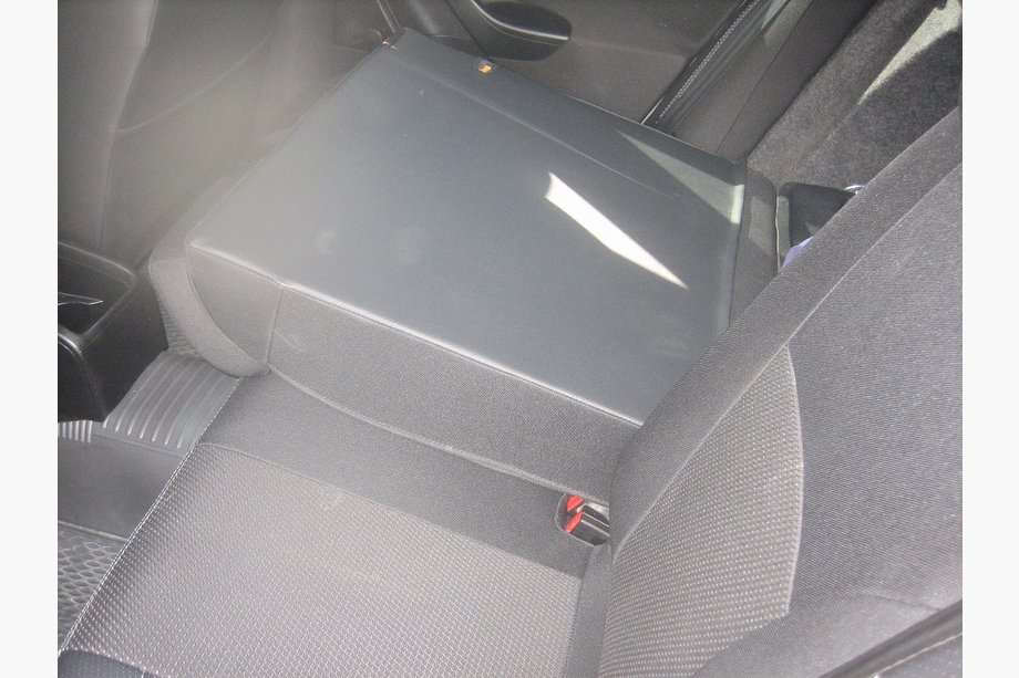 Volkswagen Passat B6 2006-2012 гг. Авточехлы (Эко-кожа↗Ткань, Premium) Фото 3