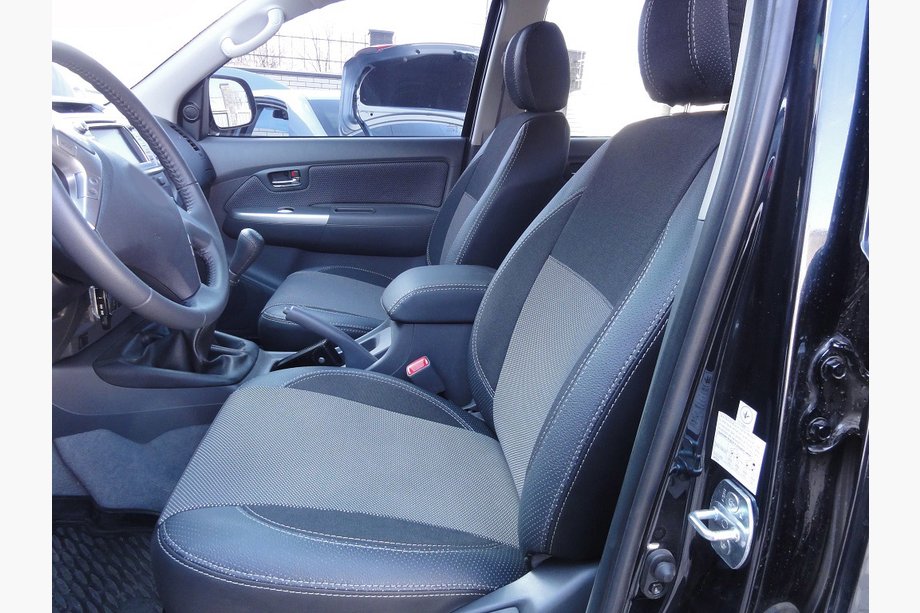 Toyota Hilux 2006-2015 гг. Авточехлы Premium (2013+) Image