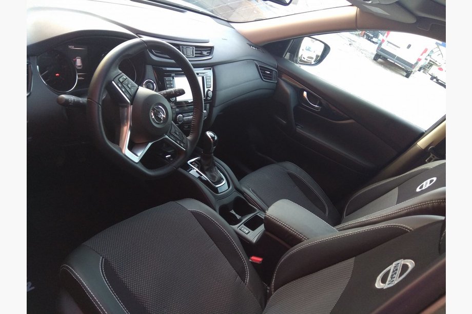 Nissan Qashqai 2014-2021 гг. Авточехлы (Эко-кожа↗Ткань, Premium) Image