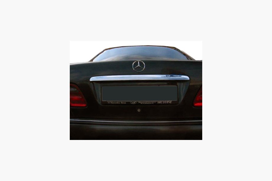 Mercedes C-class W203 2000-2007 гг. Накладка над номером (пластик) Image