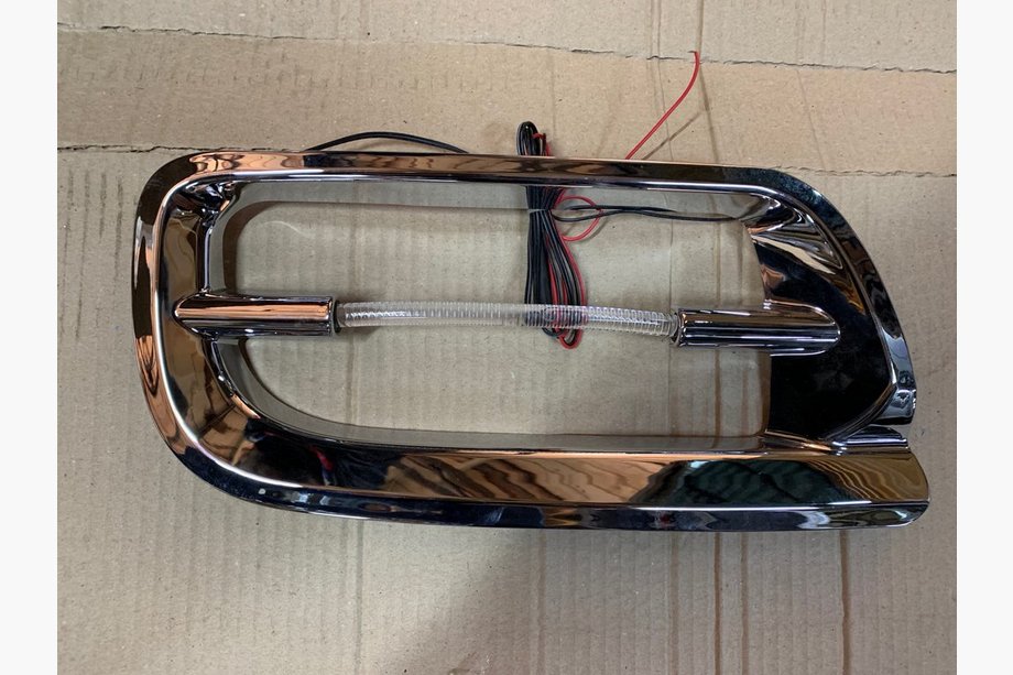 Хром Накладки на Противотуманные Фары (2 шт., Синий LED) Image