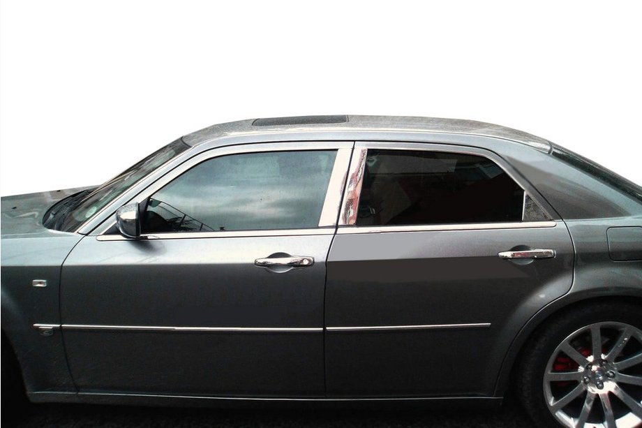 Chrysler C300 Молдинг дверных стоек Image
