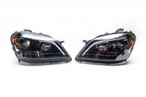 Mercedes ML W164 2005-2011 гг. Передние фары с LED-элементом (2005-2008, 2 шт, темные) фото 1
