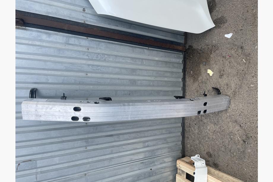 Toyota Land Cruiser 200 2007-2021 гг. Усилитель бампера (1 шт, Оригинал) Image