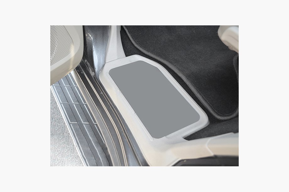 Mitsubishi Pajero Wagon III 1999-2006 гг. Накладки на пороги Nataniko Premium (2 шт., нержавейка) Image