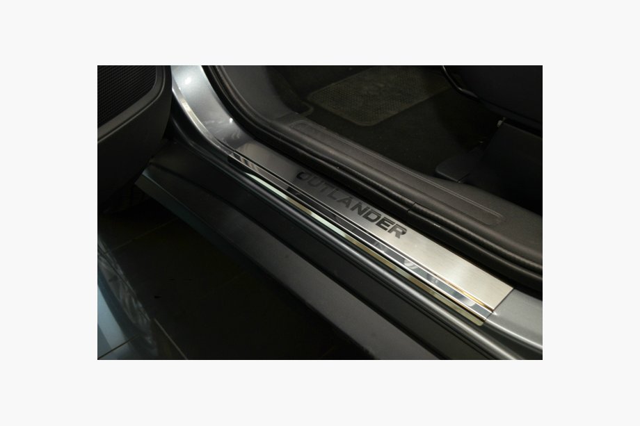 Mitsubishi Outlander 2012-2021 гг. Накладки на Пороги Nataniko (4 шт., Нержавейка) Image