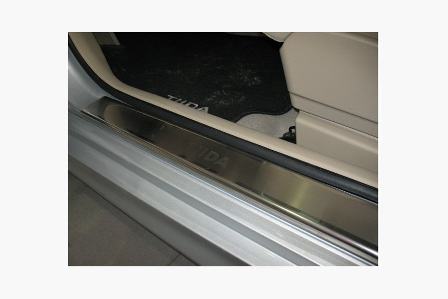 Nissan Tiida 2004-2011 гг. Накладки на Пороги Nataniko (4 шт., Нержавейка) Image