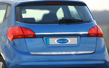 Kia Venga 2010-2019 гг. Накладка из нержавейки над номером фото 1