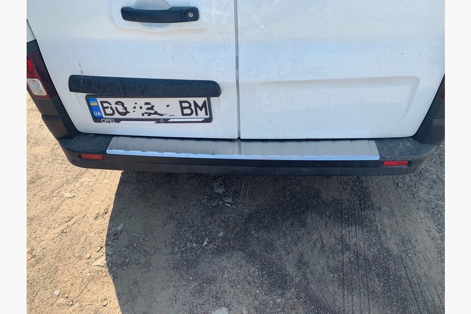 Renault Trafic 2015- гг. Накладка на задний бампер OmsaLine Нержавейка Фото 2