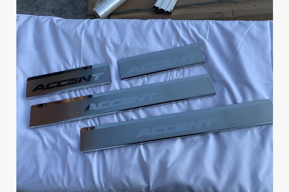 Hyundai Accent 2011-2017 гг. Накладки на Пороги Nataniko (4 шт., Нержавейка) Image