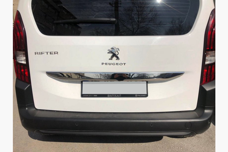 Накладка из нержавейки над номером Image