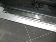 Toyota Yaris 2010-2020 гг. Накладки на Пороги Nataniko (4 шт., Нержавейка) фото 1