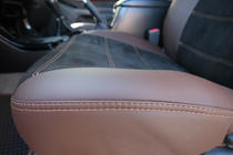 Toyota Land Cruiser Prado 120 2002-2009 гг. Авточехлы экокожа+ткань+алькантара Antara A088 (полный салон) фото 22