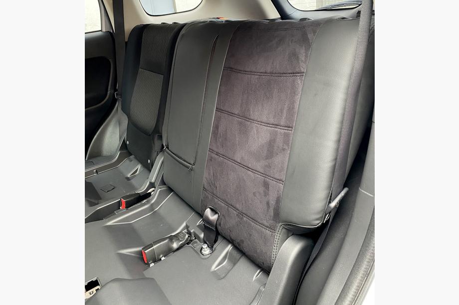 Mitsubishi Outlander 2012-2021 гг. Авточехлы экокожа+ткань+алькантара Antara A001 (полный салон) Image