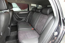 Volkswagen Passat B7 2012-2015 гг. Авточехлы экокожа+ткань+алькантара Antara A001 (полный салон) фото 2
