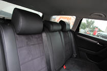 Volkswagen Passat B7 2012-2015 гг. Авточехлы экокожа+ткань+алькантара Antara A001 (полный салон) фото 3