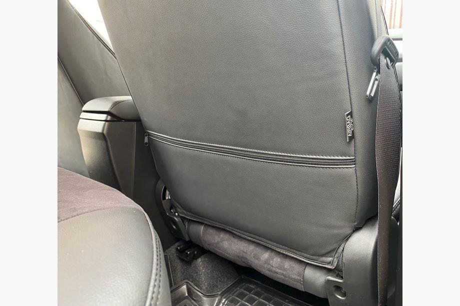 Suzuki Vitara 2015- гг. Авточехлы экокожа+ткань+алькантара Antara A001 (полный салон) Image