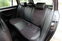 Skoda Octavia III A7 2013-2019 гг. Авточехлы экокожа+ткань+алькантара Antara A001 (полный салон) фото 2