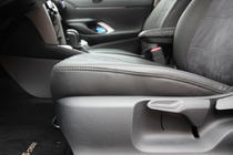 Toyota Yaris/Yaris Cross (XP210) 2020- гг. Авточехлы экокожа+ткань+алькантара Antara A001 (полный салон) фото 15
