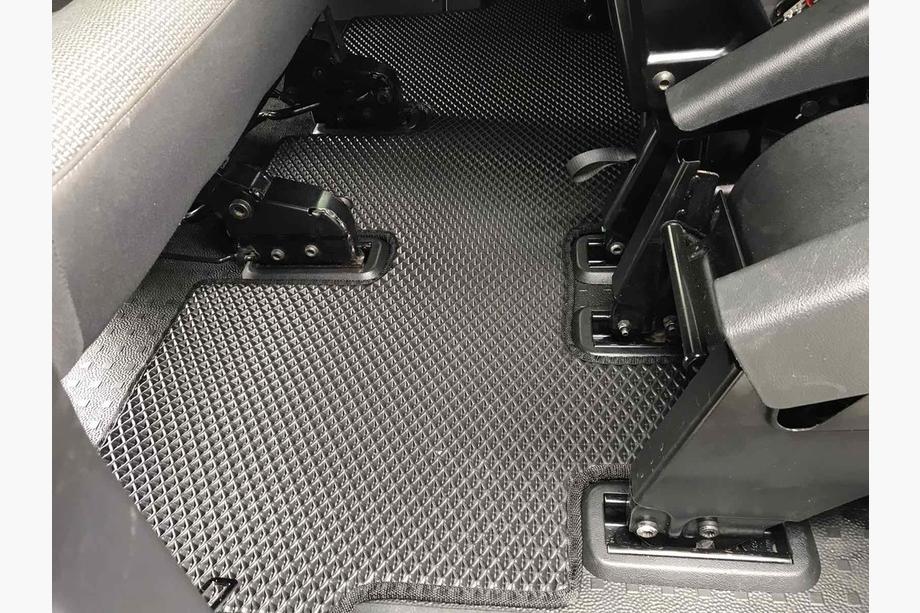 Volkswagen T5 2010-2015 гг. Коврики EVA V2 (Длинная база, полный салон, черные) Image