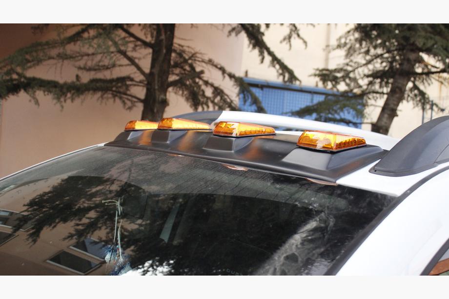 Renault Duster 2008–2017 гг. Козырек лобового стекла V2 (LED) Фото 6