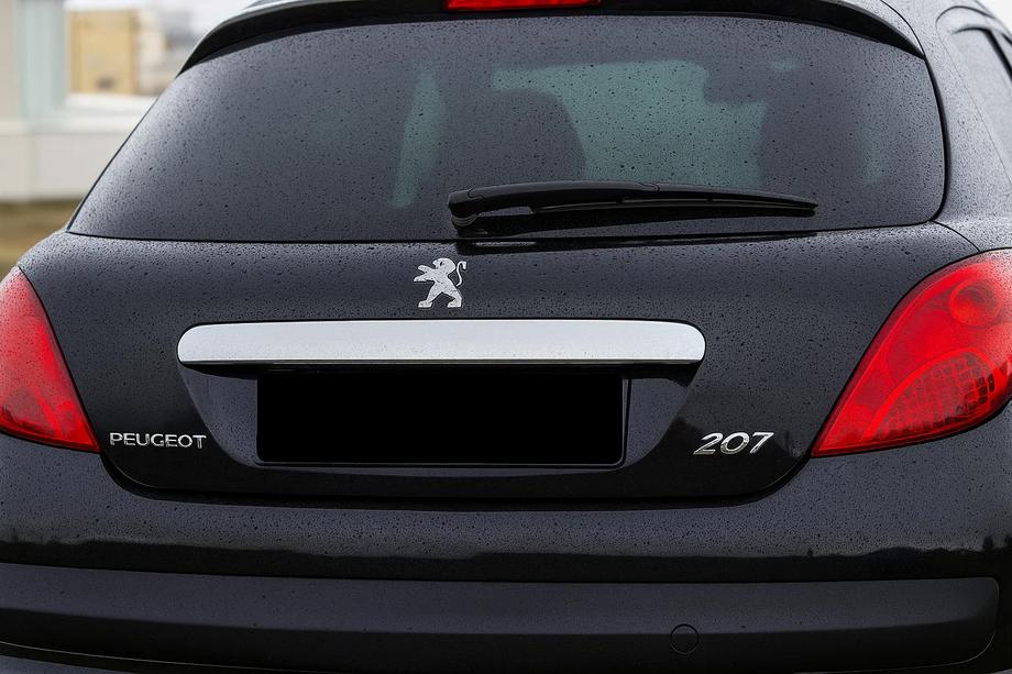 PEUGEOT 207 Накладка над номером на крышку багажника (нерж.) Image