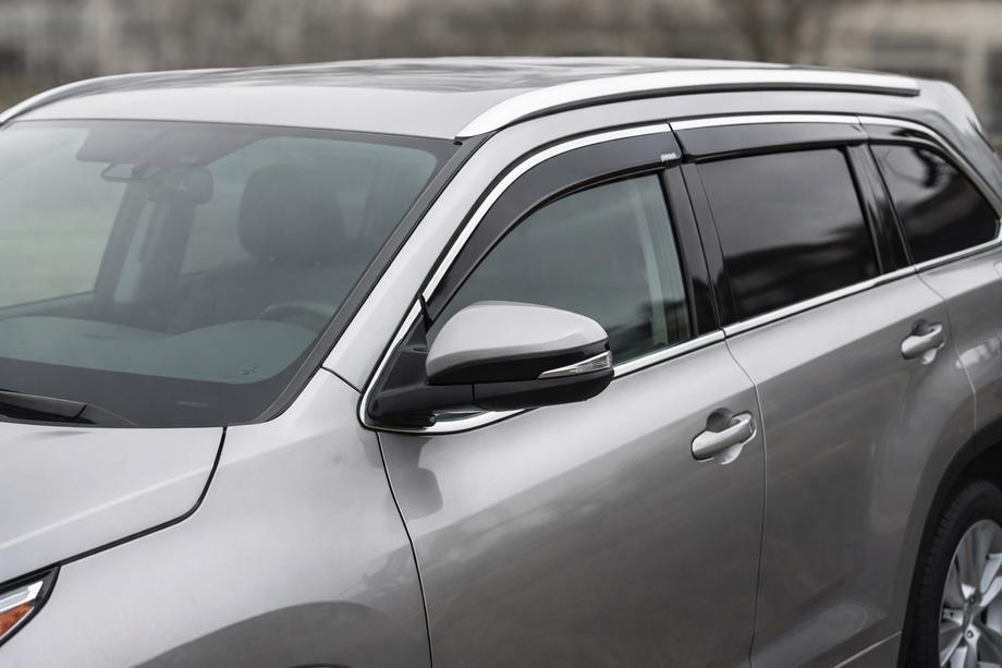 Toyota Highlander 2013-2019 гг. Ветровики с хромированным молдингом (4 шт, Niken) Image