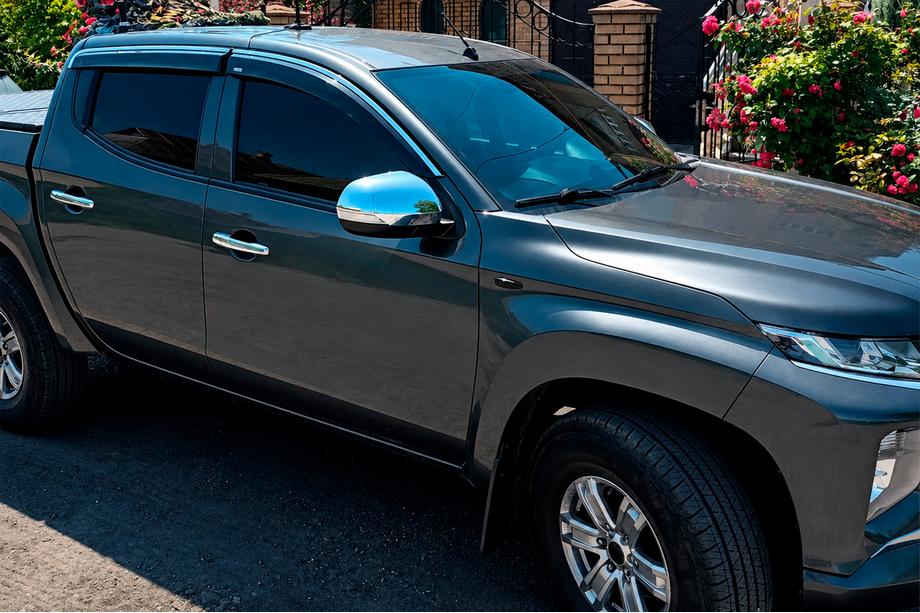 Mitsubishi L200 2015-2024 гг. Ветровики с хромированным молдингом (4 шт, Niken) Фото 1